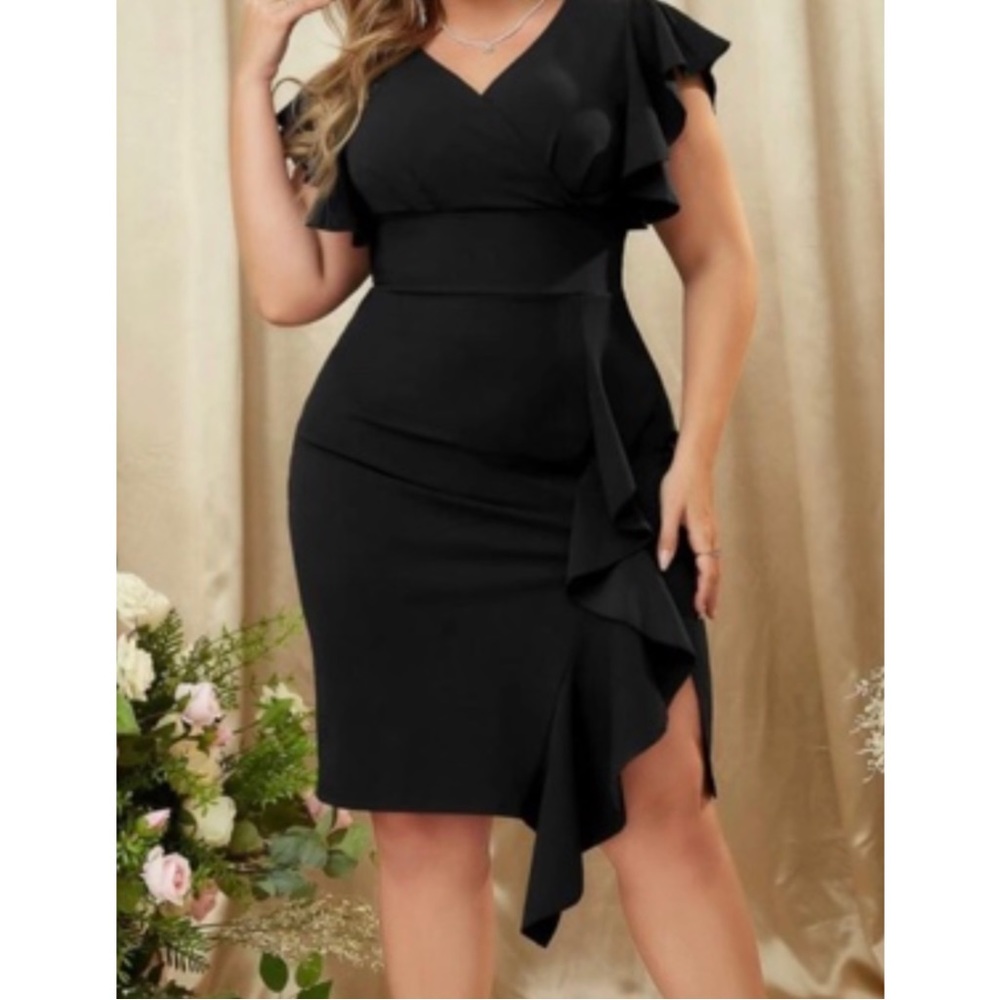 🦋 HOST PICK 🦋 Butterfly Sleeve Ruffle Trim Zip Back Cocktail Bodycon Dress